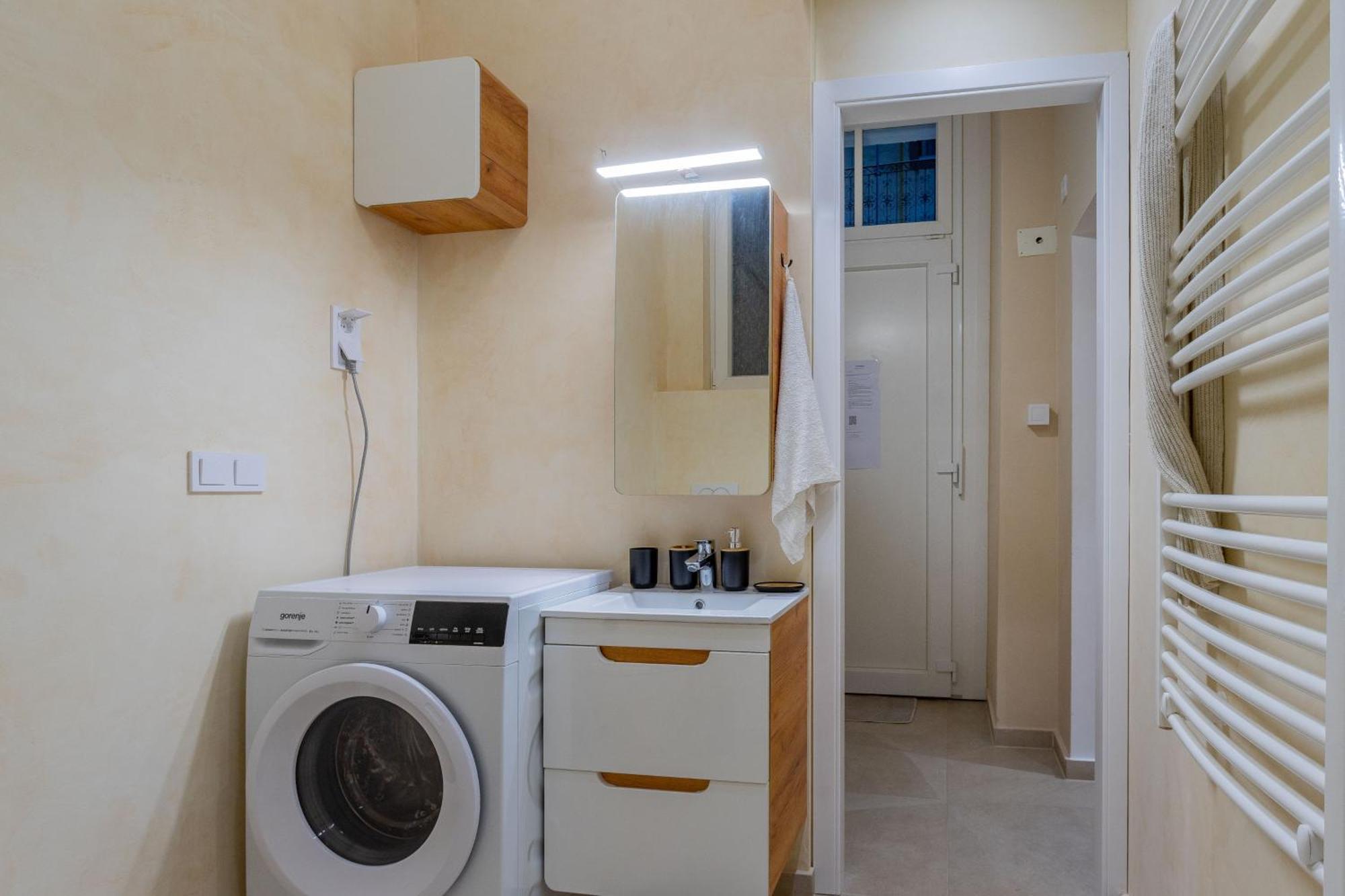 Full Equipment Designed Apartment In The Heart Of Budapest For 4 People 外观 照片