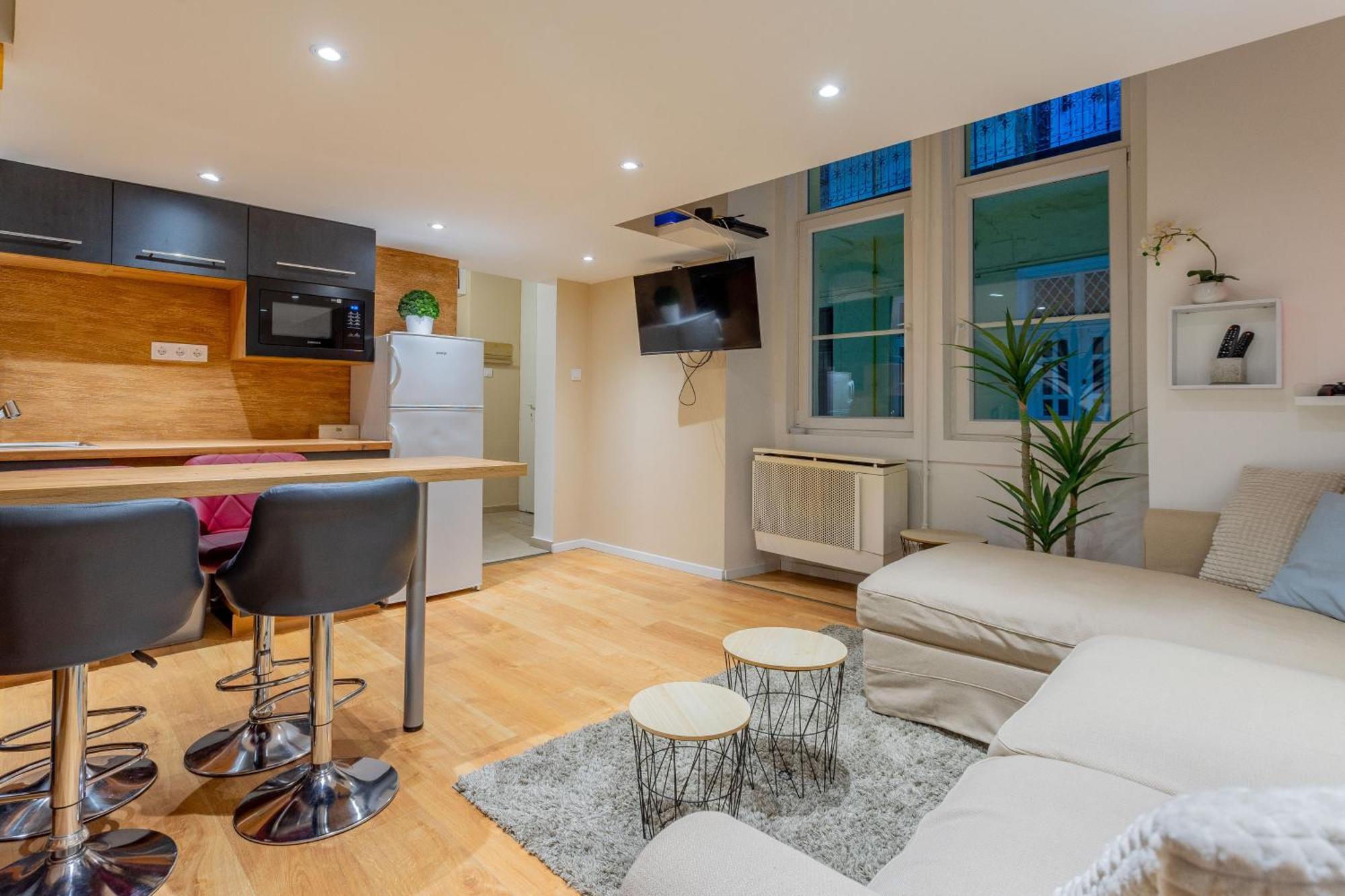 Full Equipment Designed Apartment In The Heart Of Budapest For 4 People 外观 照片
